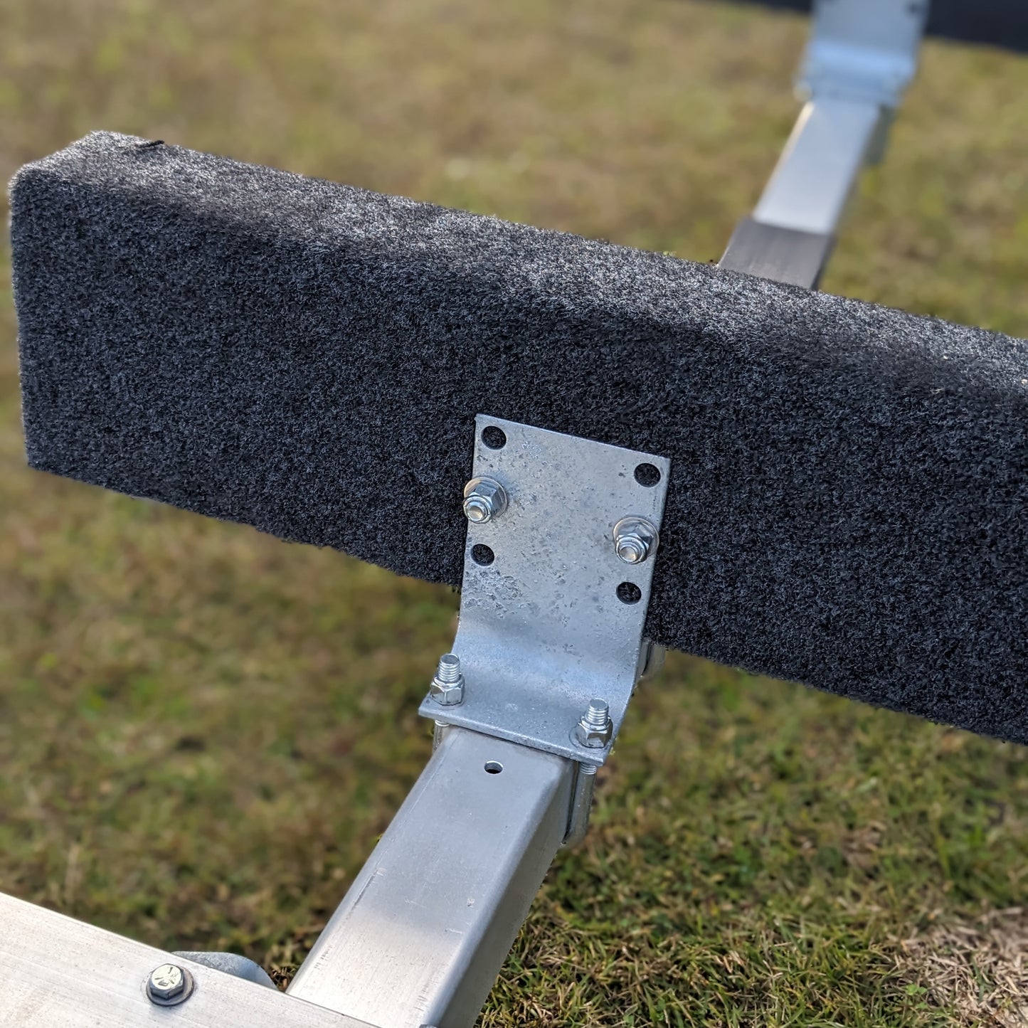 EZ Loader 6.5" L Style Bunk / Roller Bracket 250-014428-10