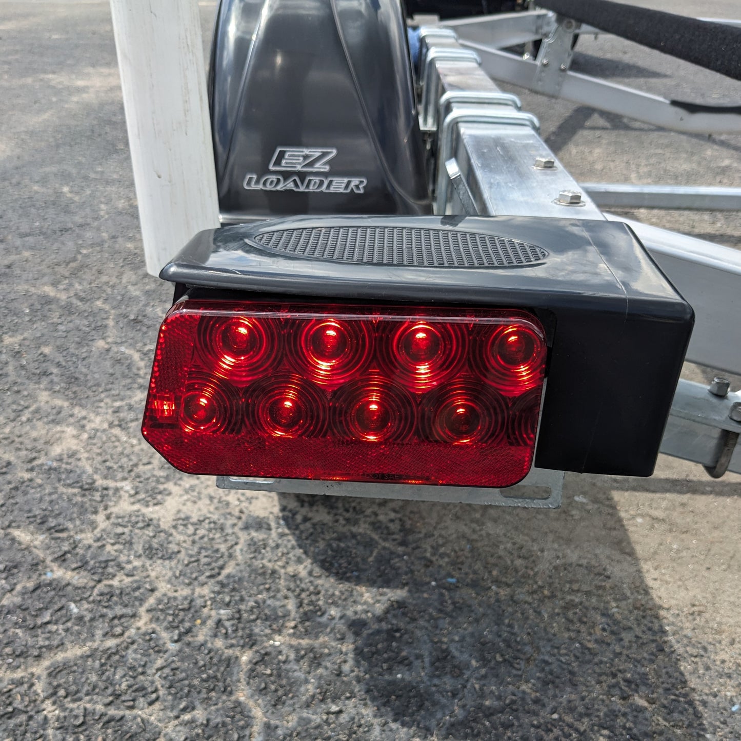 EZ Loader Updated Taillight Set 7.5" x 3.5" 411-3002