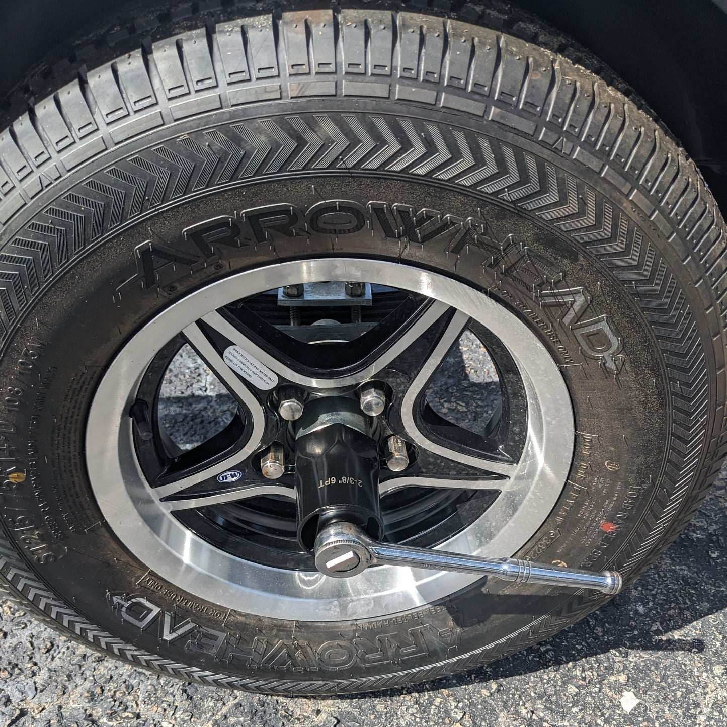 2-3/8" 6 Point Socket w/ 1/2" Drive 411-9500 on trailer