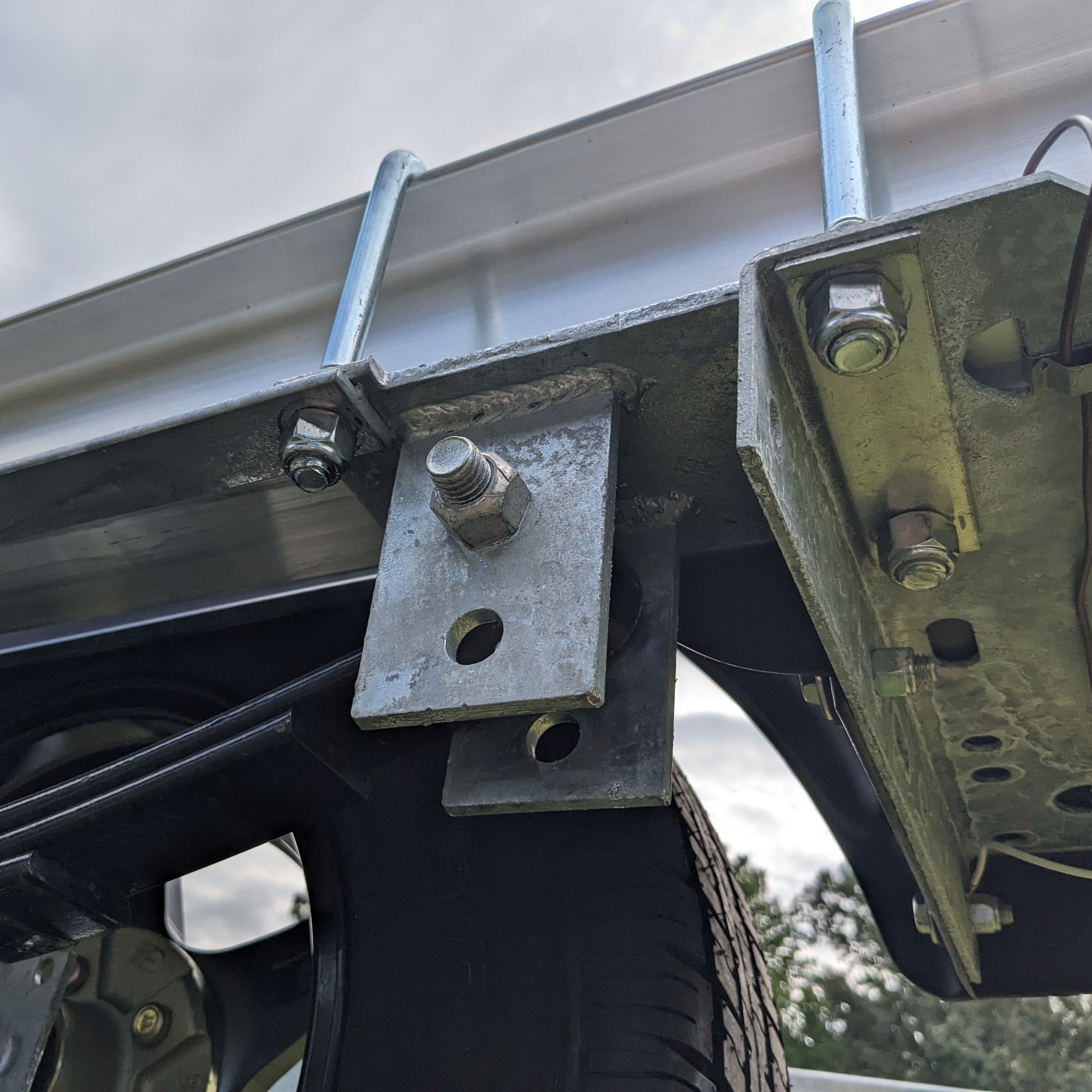 EZ Loader Spring Hanger Bracket for Aluminum Trailer 250-024935-10 – EZ ...