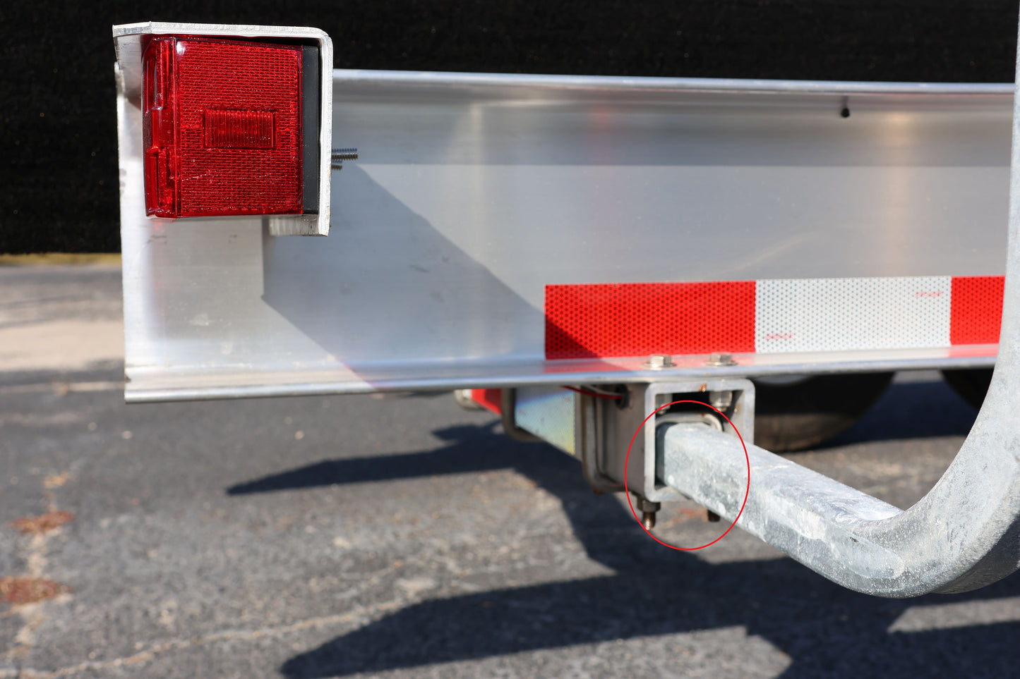 EZ Loader U-Bolt 3/8" 1-1/2 x 2-3/8'' Zinc Plated  290-002423