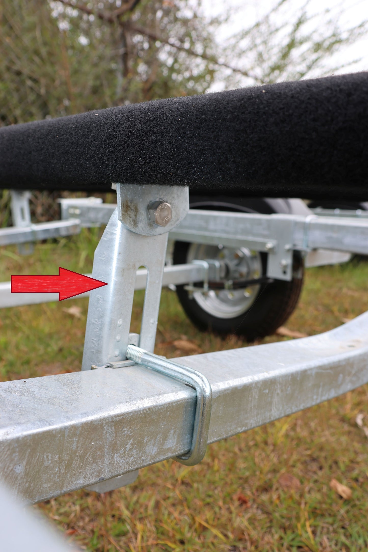 EZ Loader 9" Adjustable Upright Channel Bunk Bracket 250-014876-10