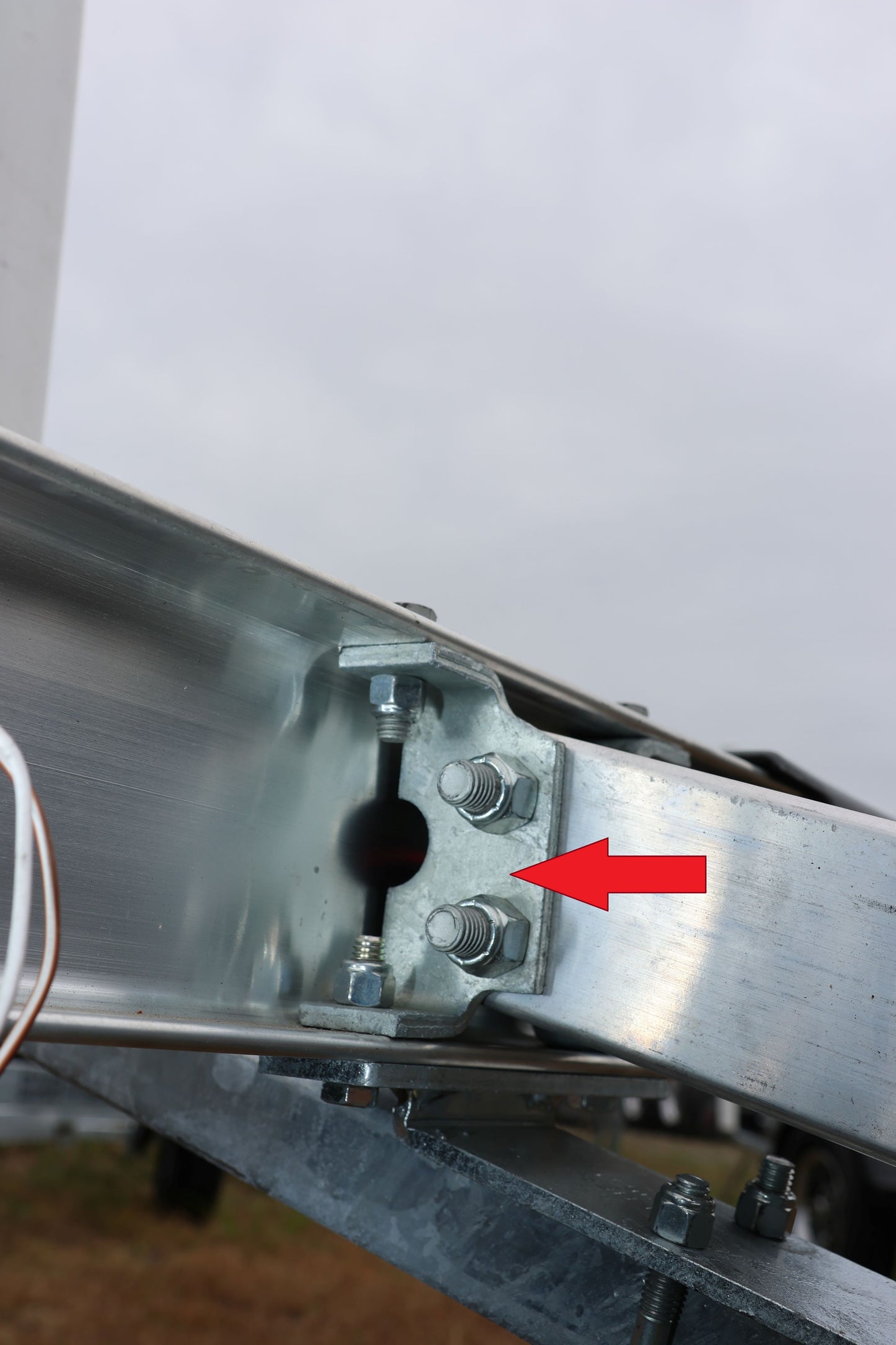 EZ Loader Crossmember Hanger Mounting Bracket RF/LR 250-028386-10