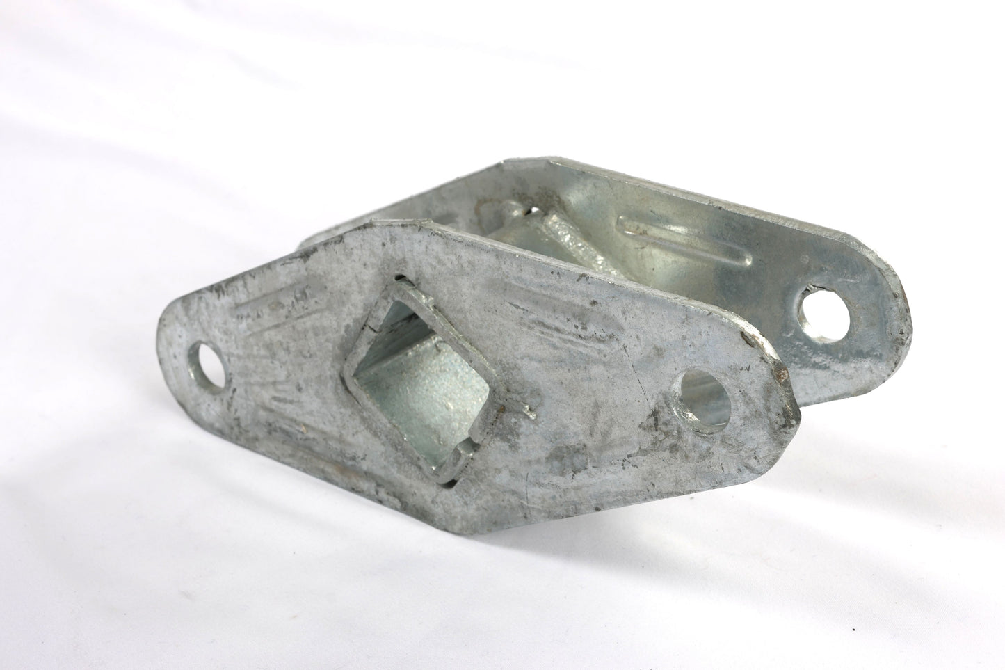 EZ Loader Equalizer Shackle 250-031579-10 / 250-031580 – Tandem & Triple Axle