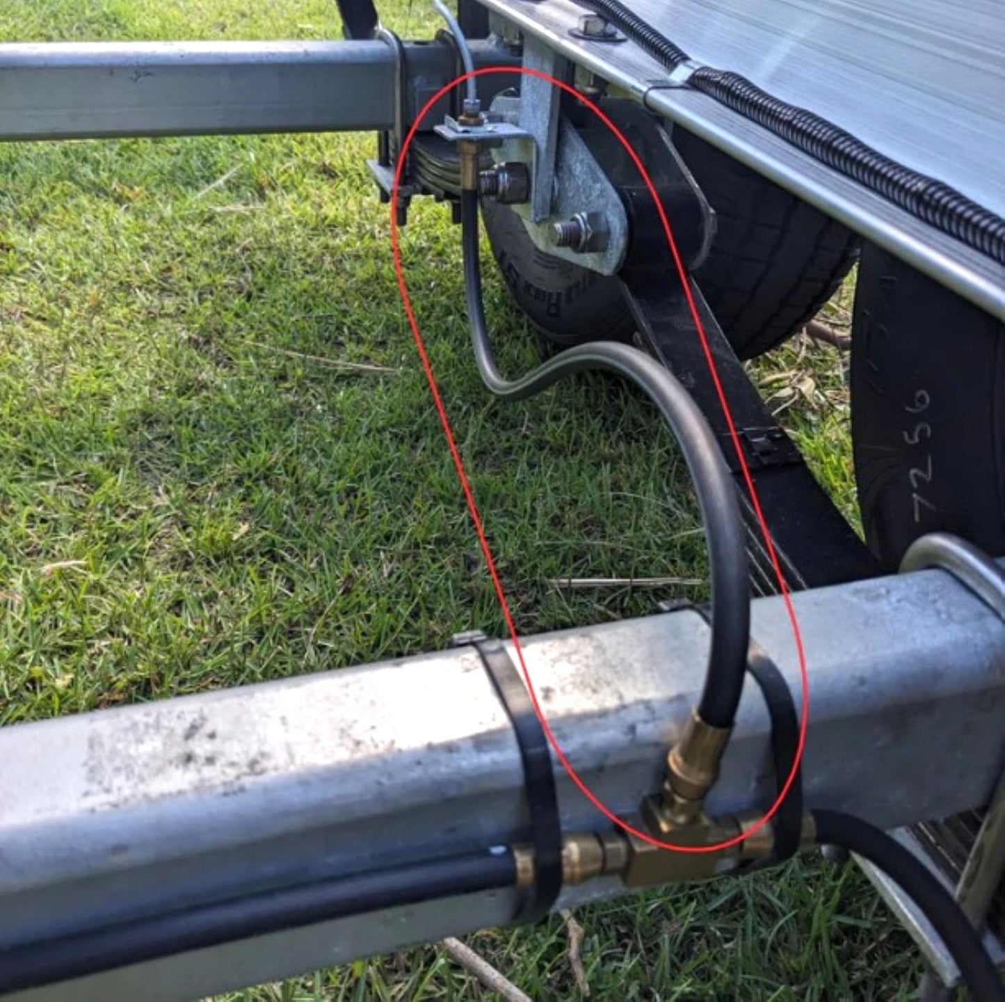 EZ Loader 24" Hydraulic Brake Line w/ Male and Female Fitting 250-010140