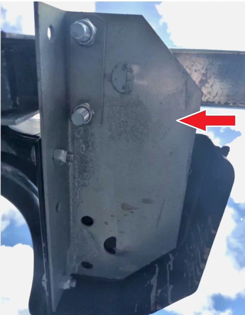EZ Loader Fender Step Bracket for 2" Wide Frame and 13" Composite Fender 250-023721-10